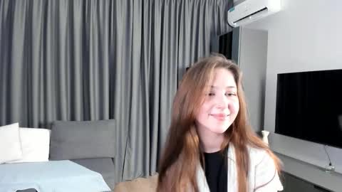 me name is Mia online show from November 29, 5:53 pm