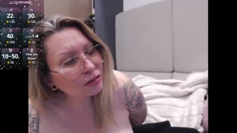 Shannon07 online show from December 17, 4:41 am