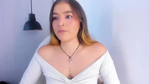 Shanntal  online show from September 13, 7:49 pm