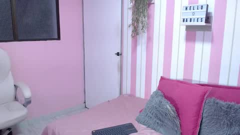 Snapshot of shantal_luw chatting on September 23, 7:42 pm shantal online show from September 23, 7:42 pm