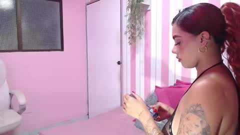 Snapshot of shantal_luw chatting on October 8, 8:37 pm shantal online show from October 8, 8:37 pm