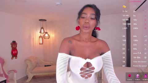 Snapshot of shantallknowless chatting on October 17, 7:18 pm ShantallKnowles online show from October 17, 7:18 pm