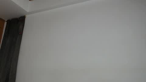 sharickleon11 online show from December 3, 1:48 am