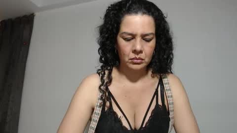 sharickleon11 online show from November 7, 1:08 am