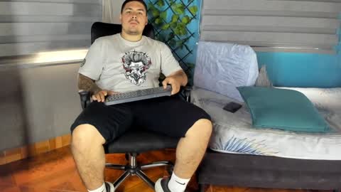 Snapshot of sharkmerlin chatting on February 3, 1:19 pm jhon deibyd online show from February 3, 1:19 pm
