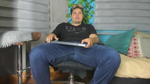 Snapshot of sharkmerlin chatting on January 7, 1:46 pm jhon deibyd online show from January 7, 1:46 pm