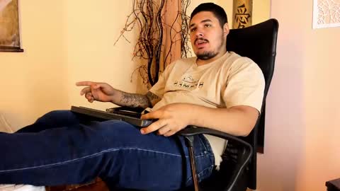 Snapshot of sharkmerlin chatting on February 17, 2:06 pm jhon deibyd online show from February 17, 2:06 pm