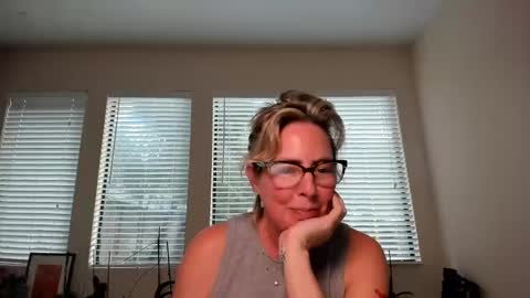 Sharkgirl online show from December 9, 10:41 pm