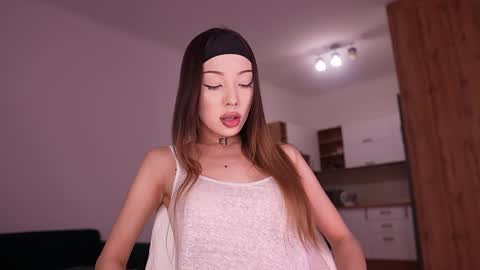 Sharlin  online show from January 16, 1:03 am