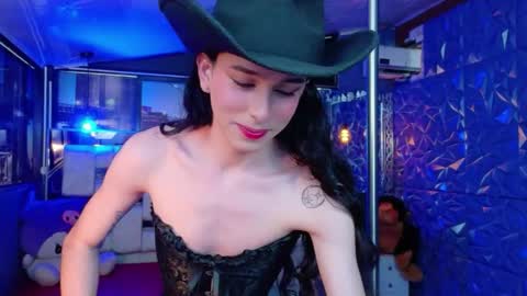 Sharlond online show from May 26, 2:01 pm