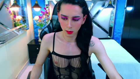 Sharlond online show from April 4, 8:16 pm