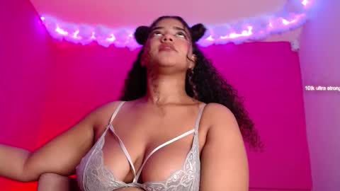 Snapshot of sharlot_evans_ chatting on October 18, 1:15 pm Sharlot online show from October 18, 1:15 pm