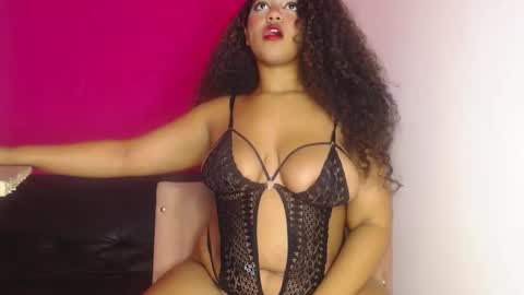 Snapshot of sharlot_evans_ chatting on October 17, 1:04 pm Sharlot online show from October 17, 1:04 pm