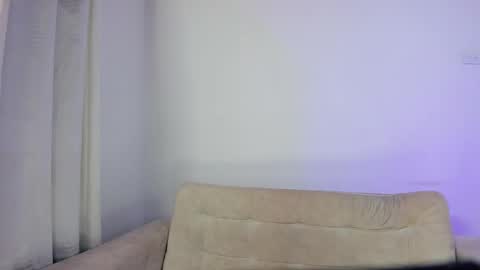 Hi fiends ---- I usually start online from Monday to Friday from 1000 am Saturdays and Sundays at 600 am Colombia time online show from May 31, 10:03 am