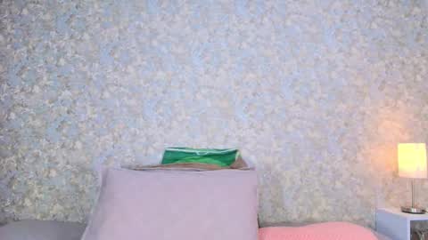 Snapshot of sharlott_kiss chatting on October 10, 3:12 am Sharlott online show from October 10, 3:12 am
