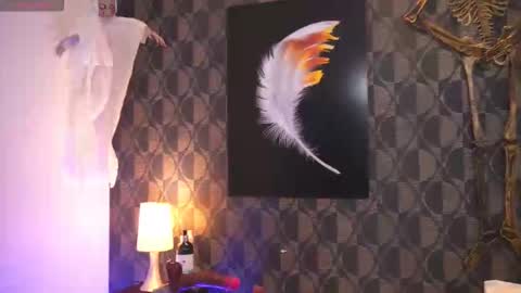 Sharom  online show from October 30, 7:47 pm