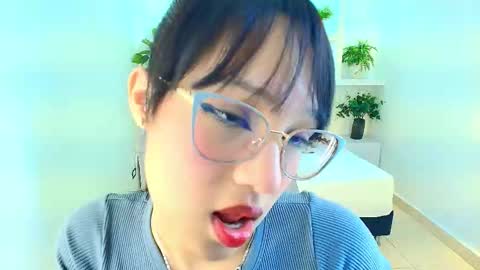 sharon_rosse__ online show from February 2, 7:10 pm