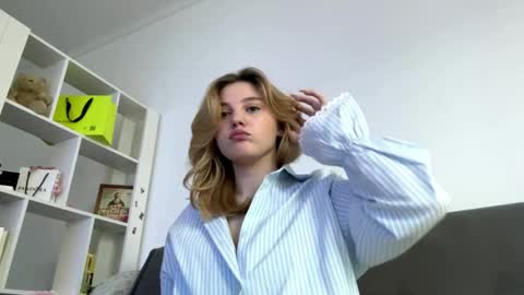 Delia online show from April 9, 12:00 pm