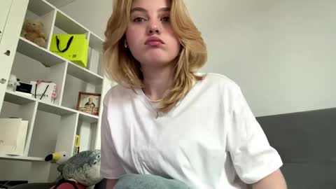 Delia online show from April 4, 12:45 pm