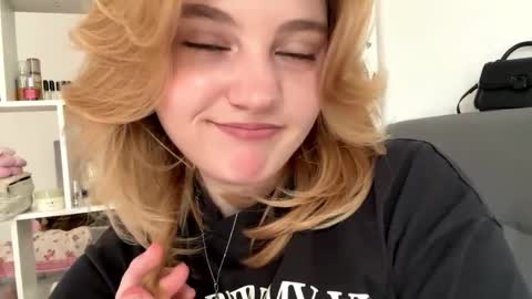 Delia online show from March 31, 1:11 pm