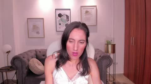 shary_leon_ online show from March 30, 9:15 pm