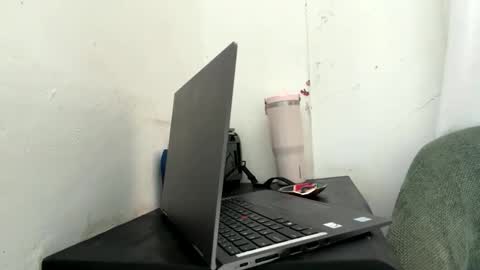 Thick babe online show from May 26, 10:21 am
