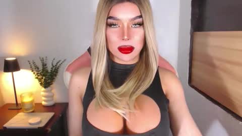 sheenafrost online show from April 4, 6:48 pm