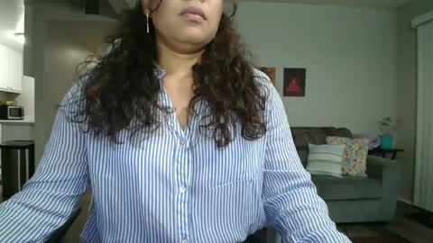 Snapshot of sheilyn_smith chatting on October 14, 2:25 am sheilyn_smith online show from October 14, 2:25 am
