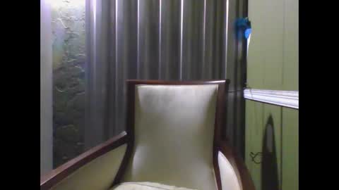 Snapshot of shelbyannn chatting on October 25, 2:34 am Red online show from October 25, 2:34 am