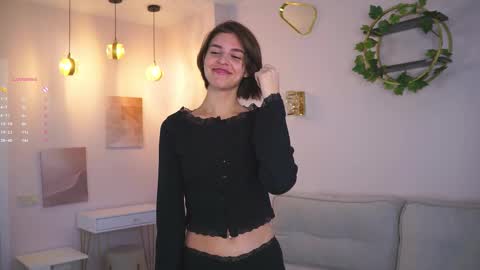 Snapshot of shelleyharn chatting on October 15, 1:42 am Alex online show from October 15, 1:42 am