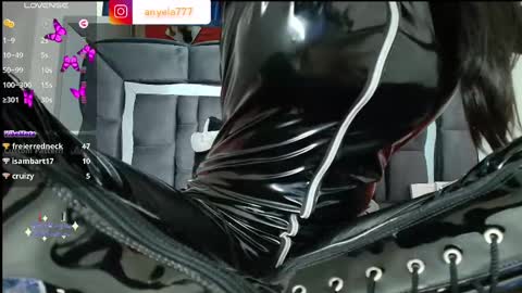 Snapshot of shengyi_blue chatting on September 28, 12:08 am anyela7773 online show from September 28, 12:08 am
