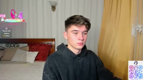 Max online show from September 12, 6:32 pm