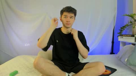 Max online show from February 25, 4:49 am