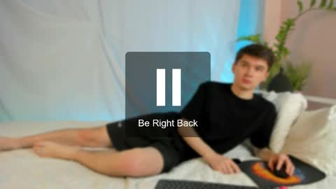 Max online show from April 3, 7:21 pm