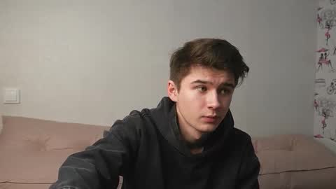 Max online show from October 19, 8:35 pm