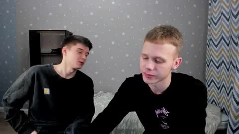 Max online show from November 29, 6:37 pm