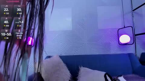 mia online show from February 13, 2:09 pm