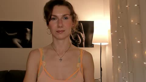 shesleepsnaked online show from March 12, 5:16 pm