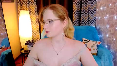 Hello guys my name is Aemilia online show from November 30, 8:43 am