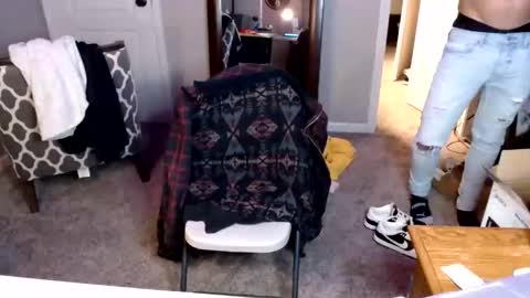 shimmyloe online show from December 17, 10:55 am