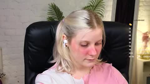 help me reach my first 25 thumbs up online show from November 16, 10:01 pm