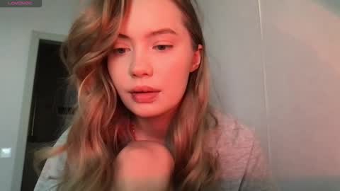 shiny_bunny1 online show from February 22, 4:27 am