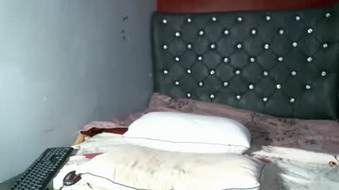 Shi-ro online show from September 24, 12:01 pm