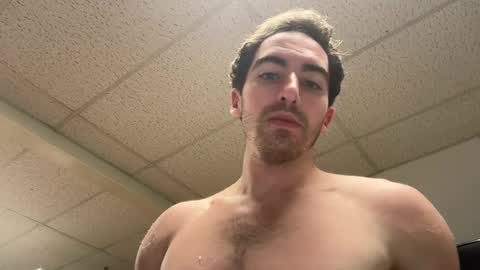 shirtlesshunk15 online show from June 23, 8:44 am