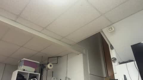 shirtlesshunk15 online show from March 11, 6:49 am