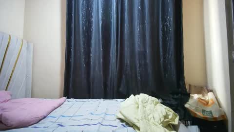 shishi_charm online show from April 10, 10:20 am