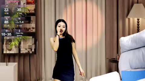 shiyi_168 online show from October 8, 10:27 pm