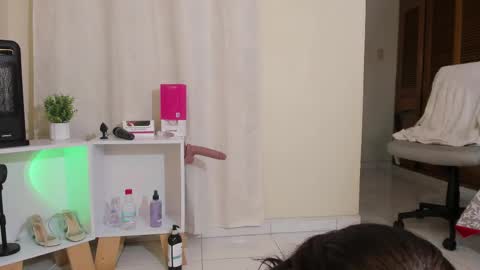  kendal  online show from February 25, 8:21 pm