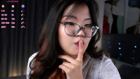 Naomi online show from May 17, 11:08 am