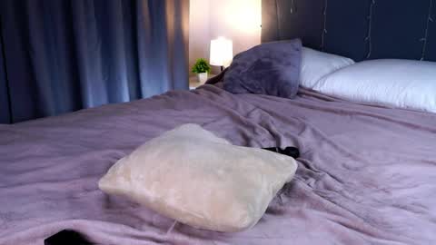 Naomi online show from May 11, 2:45 pm